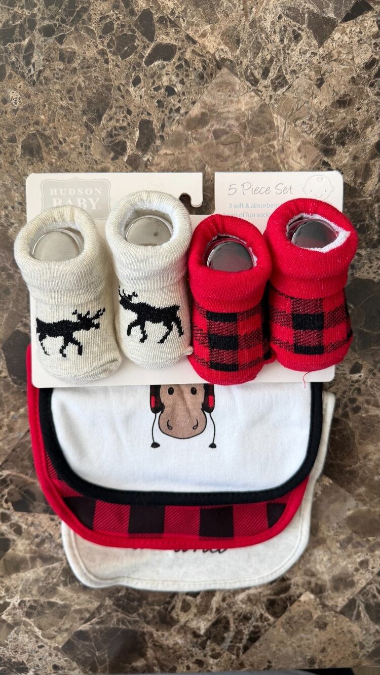 NEW Hudson Baby 5-Piece Bib and Sock Set - Winter Moose